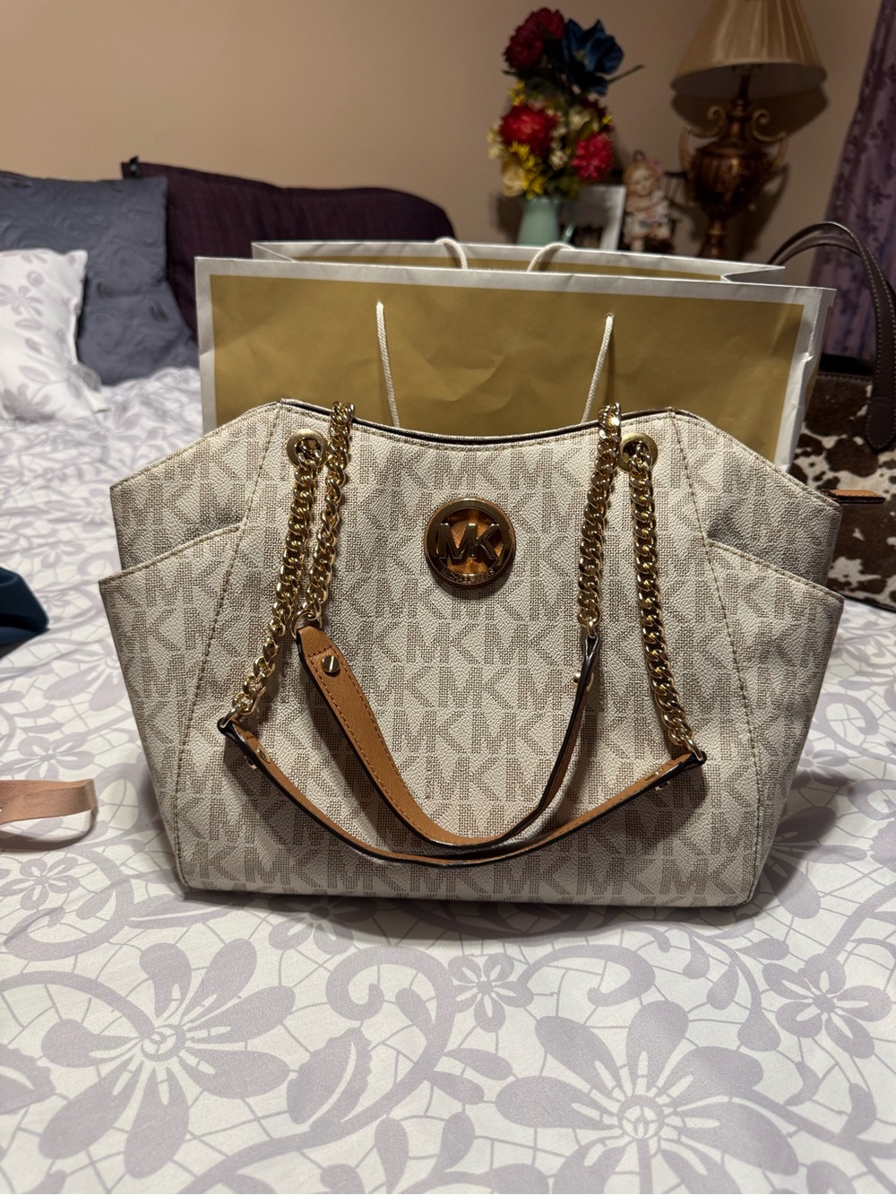 Michael Kors Vanilla Logo Chain-Handle Shoulder Tote